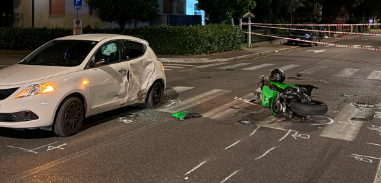 Cesena, schianto tra moto e auto: delicato intervento per il riattacco dell’arto al centauro
