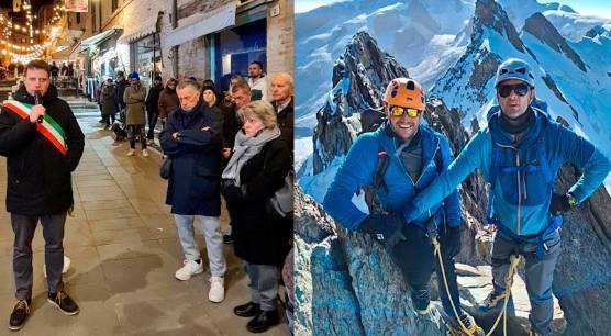 Il sindaco Filippo Sacchetti durante un momento di raccoglimento pubblico con le famiglie di Luca Perazzini e Cristian Gualdi