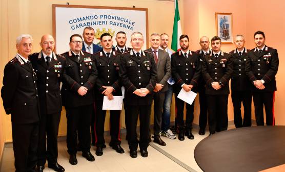 Ravenna, salvarono la vita ad un neonato e sventarono un suicidio: premiati tre giovani Carabinieri