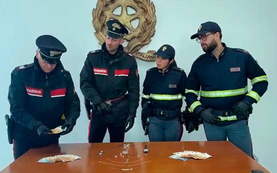 I due truffatori, un uomo e una donna, sono stati fermati al casello di San Lazzaro grazie ad una azione congiunta di Polizia Stradale di Bologna e Carabinieri di Cesena