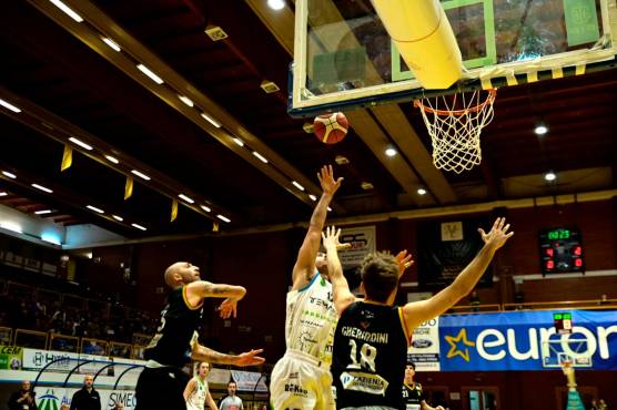 Thomas Van Ounsem, Tema Sinergie Faenza