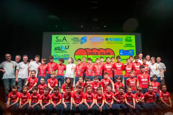 Il gruppone del Velo Club Cattolica anche nel 2025 protagonista a livello agonistico e organizzativo