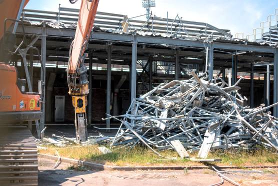 La demolizione dei vecchi distinti (Fiorentini)