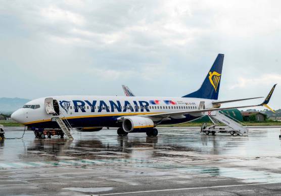Rimini, svolta allo scalo Fellini: Ryanair apre la nuova base con 2 aerei e 5 rotte inedite VIDEO