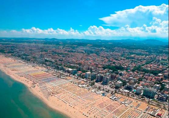 Turismo in Riviera, i numeri del 2026: maggio in forte crescita rispetto al 2025, giugno in calo