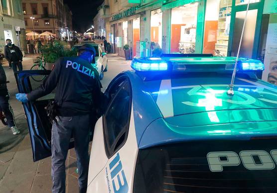 Rimini, “ti accoltello il cane”. Quattro rapine in una notte: arrestati i due responsabili