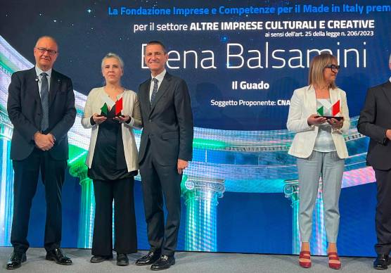 La consegna del premio a Elena Balsamini