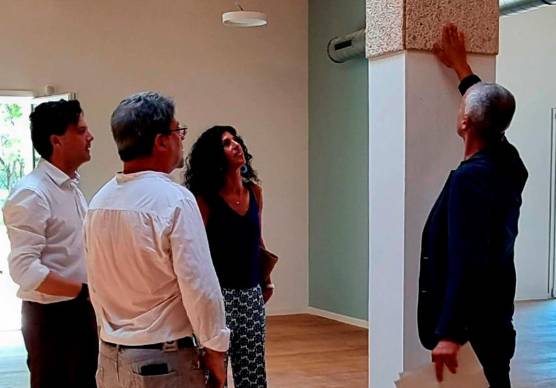 Il sindaco Sadegholvaad (a destra) durante il sopralluogo al nido “Il Girotondo”