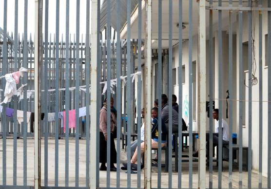 Appello alla sicurezza nelle città, Piantedosi risponde a De Pascale e annuncia: «Apriremo un Cpr in Emilia Romagna»