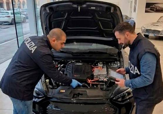 Ravenna, l’autosalone era completamente abusivo: maxi-multa e chiusura dell’attività