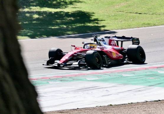 Lewis Hamilton in prova oggi a Imola (foto Mauro Monti Mmph)