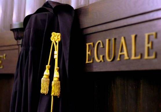 La vittima ha testimoniato in tribunale sulle vessazioni e le violenze patite