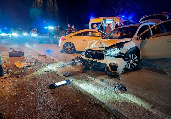 Rimini, pauroso inseguimento: sperona l’auto della Polizia locale e ferisce tre agenti, 46enne arrestato