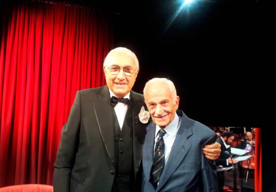 Pippo Baudo con il regista Giorgio Capitani durante una puntata di Una Serata sul Titano