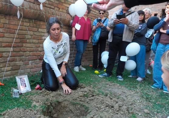 Il momento dell’addio ad Elio (Fotoservizio Fiorentini)