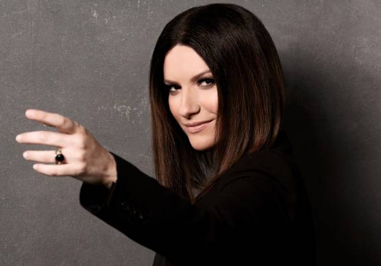 Laura Pausini sarà presentatrice con Carlo Conti del Sanremo 2026