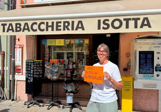 La titolare della tabaccheria Silvia Mazzini