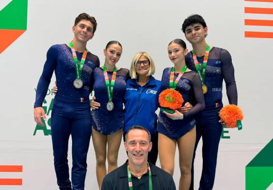 Da sinistra Cortini e Mills, Cristina Pelli, Polli e Inglese, sotto Patrik Venerucci
