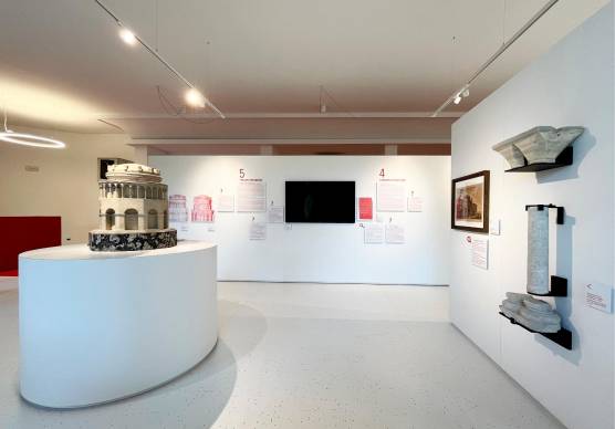 Ravenna, le negano il bagno perché non ha il biglietto. Lei urina nella reception del mausoleo di Teodorico