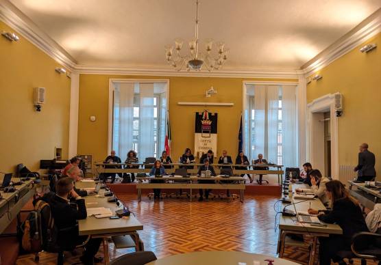 Cesena, in Consiglio comunale è scontro sul tema casa. Lattuca annuncia: «Con Acer realizzeremo 21 nuovi alloggi Erp»