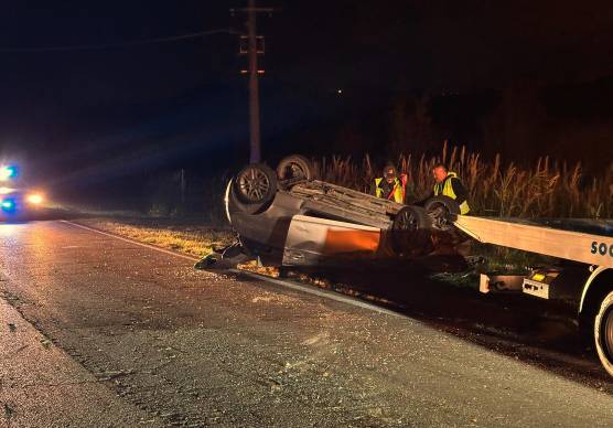 Cesena. Auto cappotta sulla Fondovalle Uso, un ferito