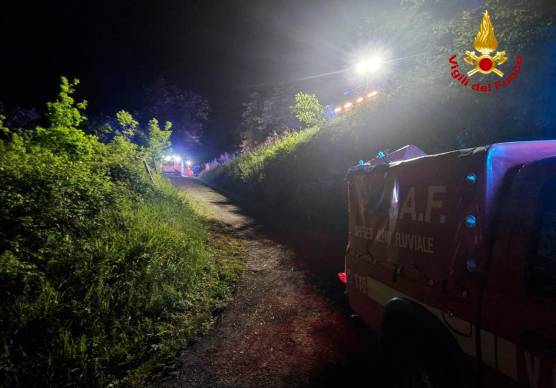 Premilcuore, si ribalta col trattore tagliaerba e precipita in un fosso di 5 metri: 59enne gravissimo
