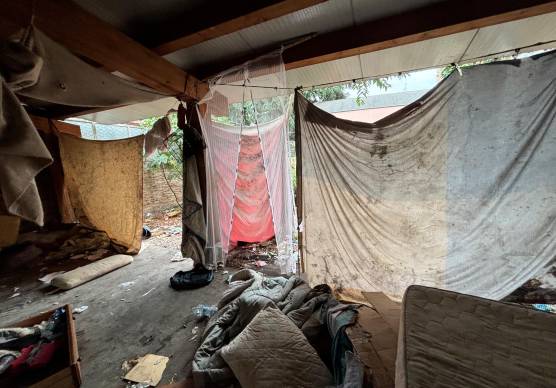 Il dormitorio improvvisato nell’area