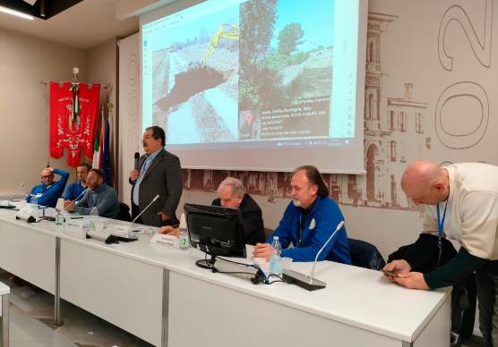 Claudio Miccoli durante un intervento