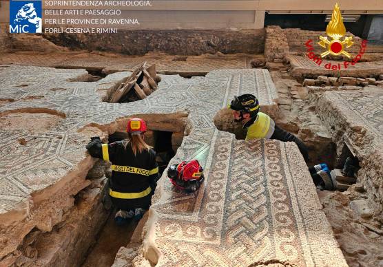 Sotto il mosaico c’è un problema: alla Domus del Chirurgo di Rimini intervengono i Vigili del Fuoco