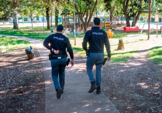 Faenza, si masturba in un parco pubblico: denunciato