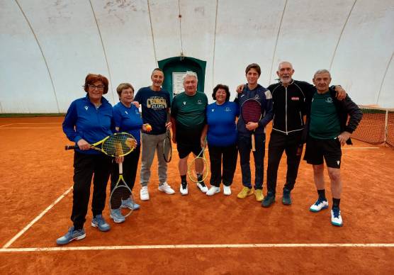 Rimini. Effetto Sinner sui campi del Tc Viserba: anziani in fila per le lezioni di tennis