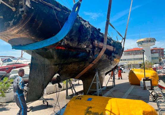 Recuperate tutte e quattro le barche affondate dopo il rogo al porto di Cervia