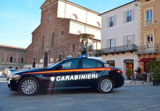Faenza, ubriaca al parco aggredisce i soccorritori del 118 e i Carabinieri: arrestata