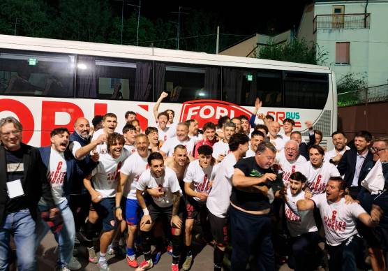 La festa salvezza del Forlì (foto Zannoni)