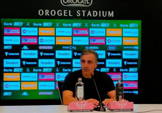 Fabio Pecchia, allenatore della Cremonese in conferenza stampa