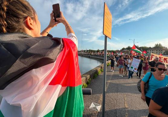 Una manifestazione in Darsena a Ravenna contro il genocidio a Gaza