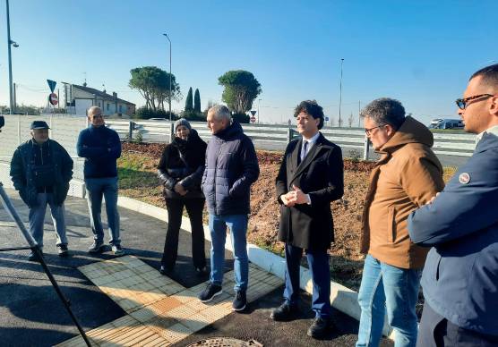 Al centro il sindaco Sadegholvaad con l’assessore ai Lavori Pubblici Morolli