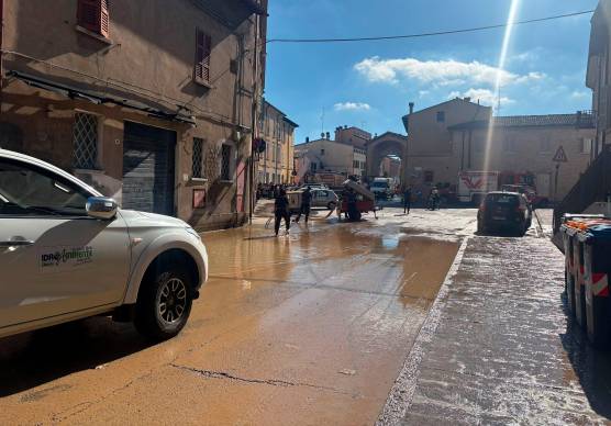 Via Baccarini questa mattina dopo la rottura della rete idrica