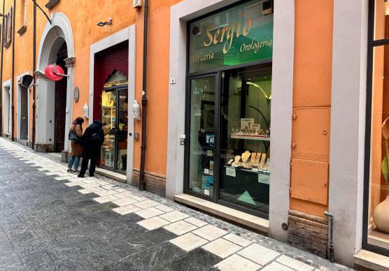 La gioielleria Sergio, rapinata ieri mattina
