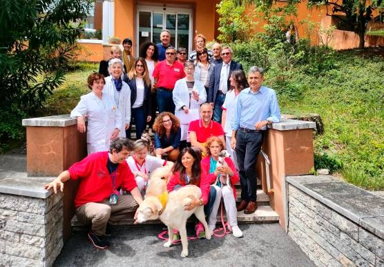 Il salto di qualità di Cesena: la Pet Therapy e il gatto in reparto anche alla Geriatria del Bufalini