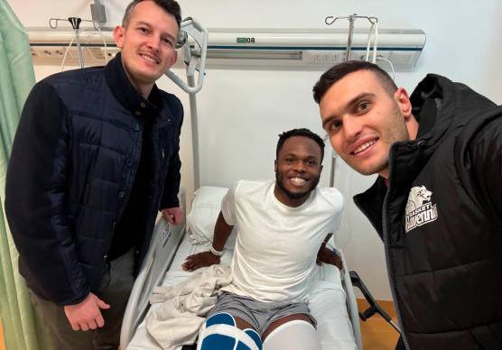 Flan si è operato ieri e oggi ha ricevuto la visita del coach Andrea Auletta e del direttore generale Lorenzo Nicoletti