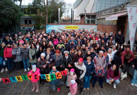 Rimini, addio alla piscina comunale tra lacrime, amarcord e speranza