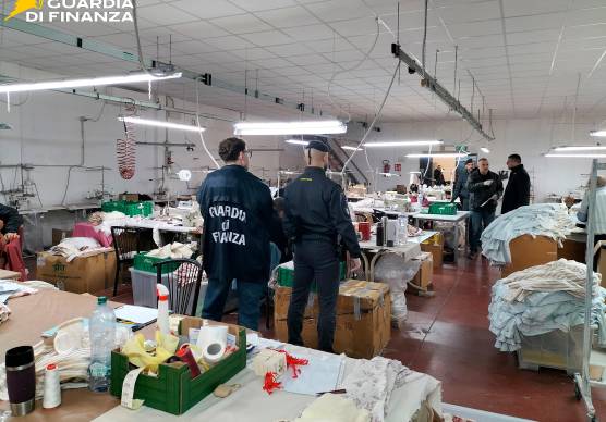 Lugo, sequestri per un milione di euro all’imprenditrice cinese specialista in evasione fiscale