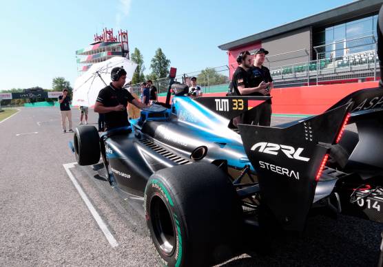 Imola, all’Enzo e Dino Ferrari il debutto europeo per le corse di auto guidate dall’intelligenza artificiale