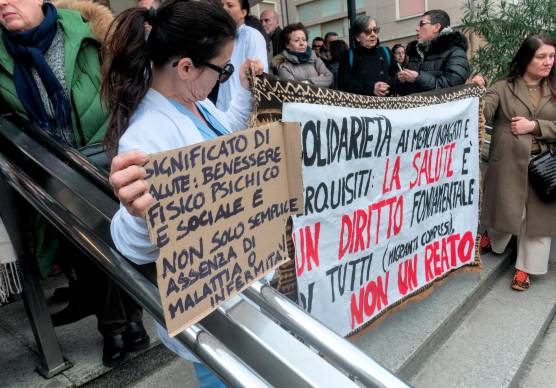 Ravenna, certificati per evitare i Cpr: chiesta la sospensione per 8 medici indagati