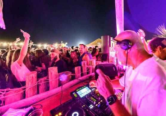 Rimini, Notte Rosa 2026, viabilità, trasporto pubblico e divieti: tutto quello che c’è da sapere