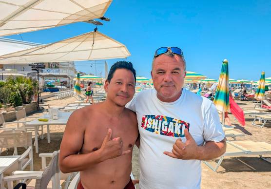 Valentino Spinelli con Tsering, cliente del Tibet