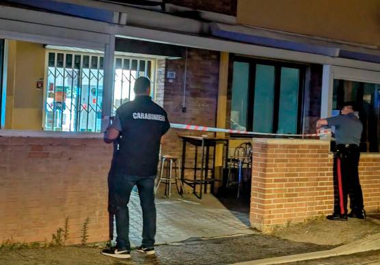 I carabinieri sul posto dopo l’aggressione