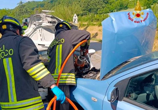 Dovadola, incidente: scontro frontale, cinque feriti