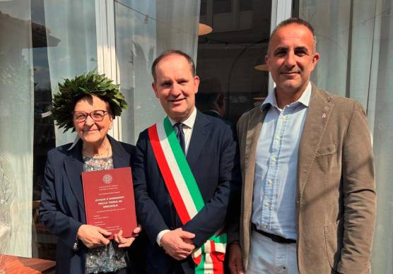 Antonia Mazzoni con il sindaco Roberto Cavallucci e il consigliere comunale Andrea Canali